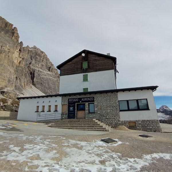 ai piedi delle....Tre Cime di Lavaredo